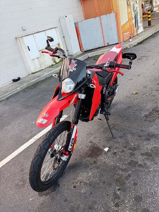 UM DSR 125 com 17mil kilometros