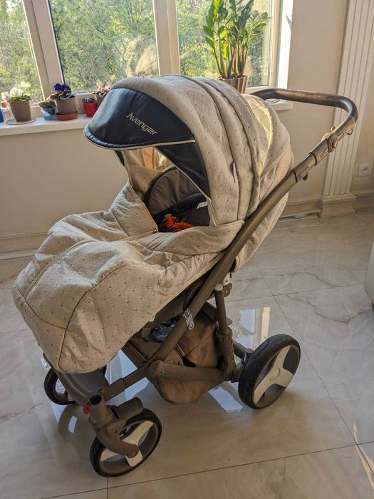 Коляска Avenger для прогулянок