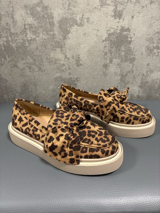 Buty w modnym wzorze panterki , nowe