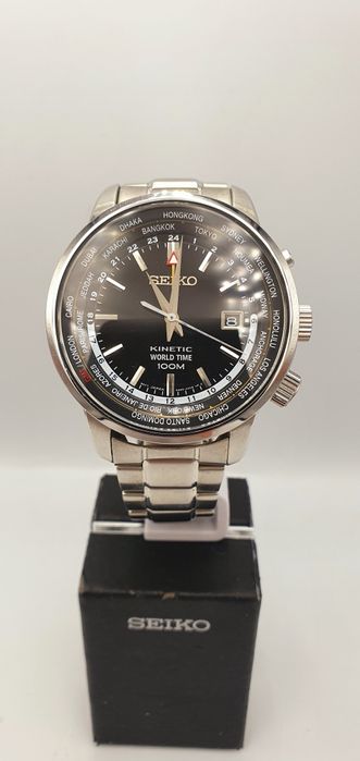 Seiko GMT Kinetic World Time - świetny Japończyk na bransolecie.