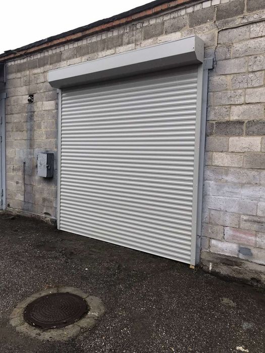 Brama garażowa ROLOWANA z napędem ocieplana na otwór 300*300   od ręki