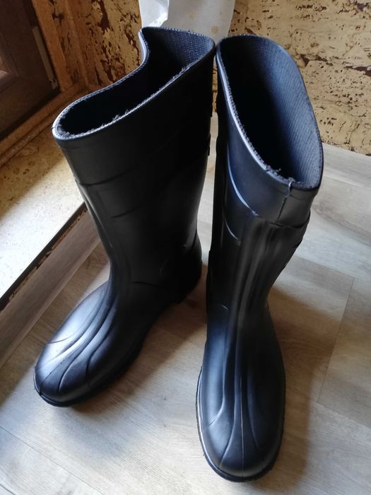 Sprzedam buty gumowe rozmiar 44