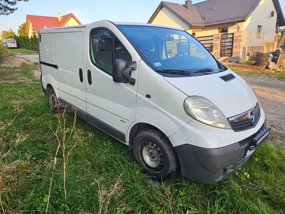 Opel Vivaro 2.0dci 90km faktura vat zamiana