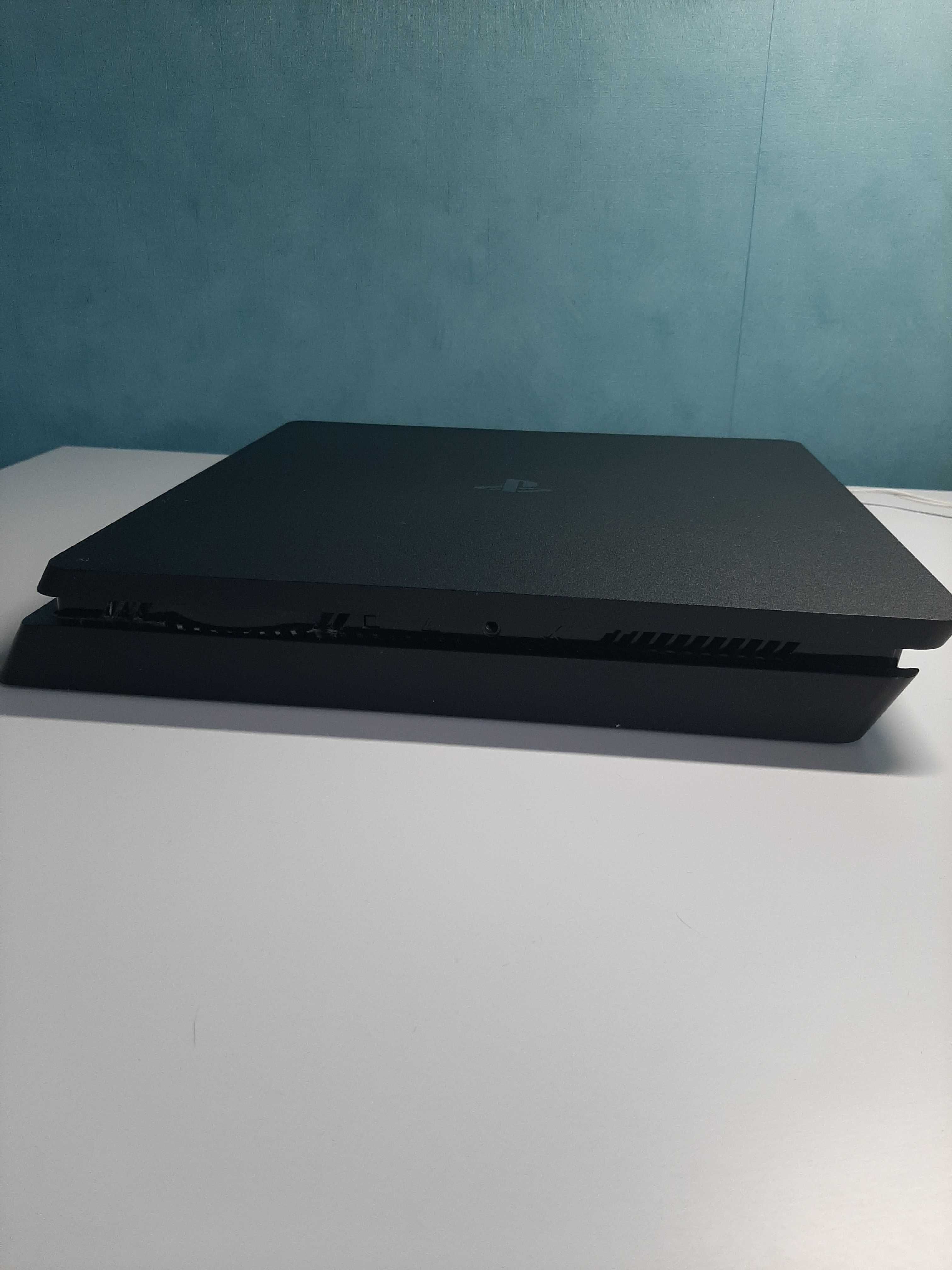 Продам playstation 4 slim