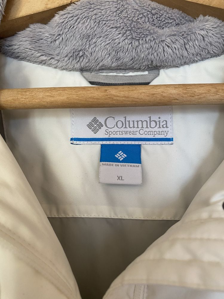 Пуховик фірми Columbia