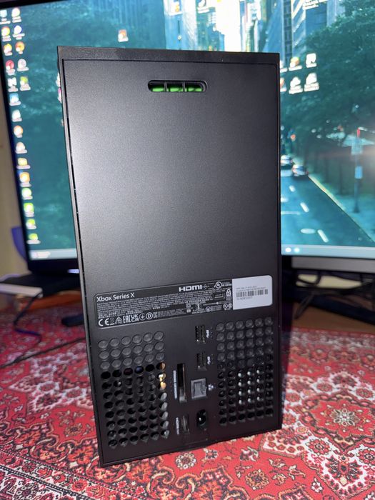 Xbox x продаю в отличеом состоянии