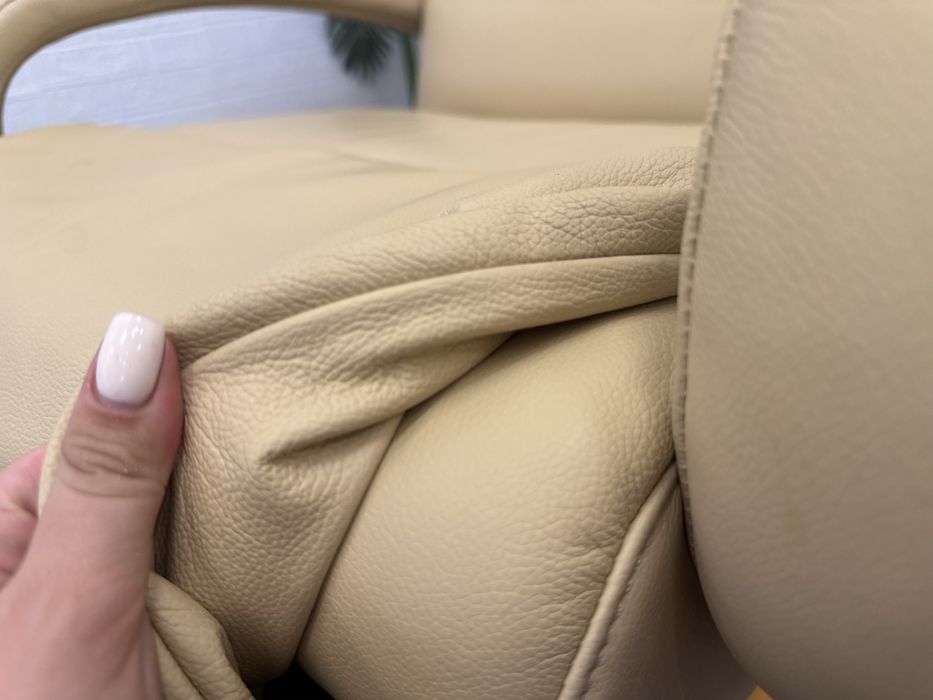 Шкіряне крісло реклайнер