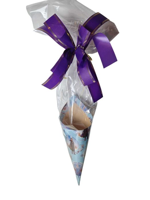 Tyta pierwszoklasisty róg obfitości dziewczynka