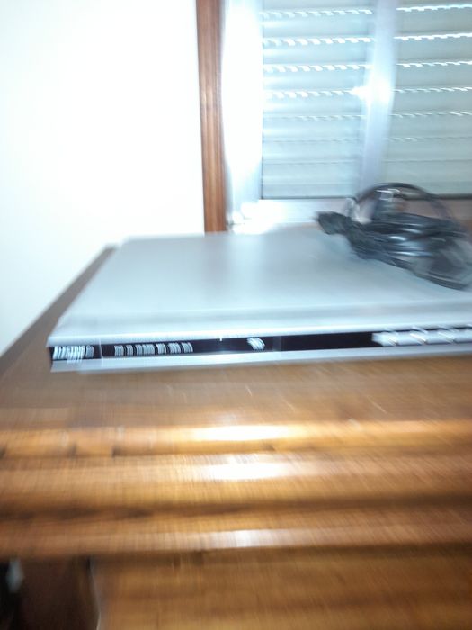 Vendo dvd a trabalhar