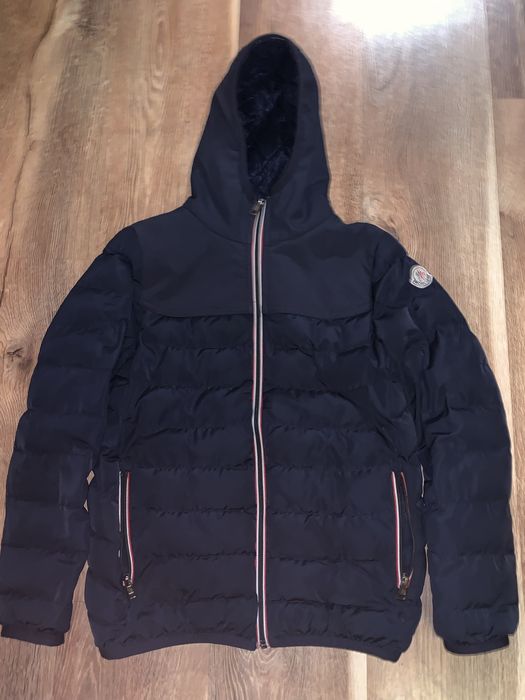 Куртка moncler xs-s 12 years