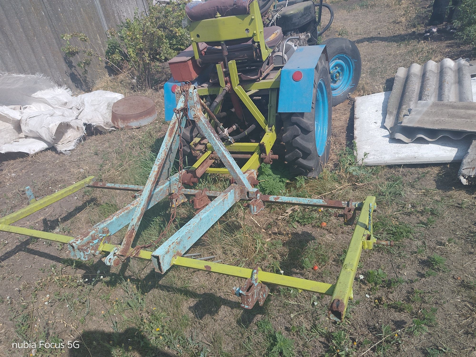 Трахторець д-2 срочно продам