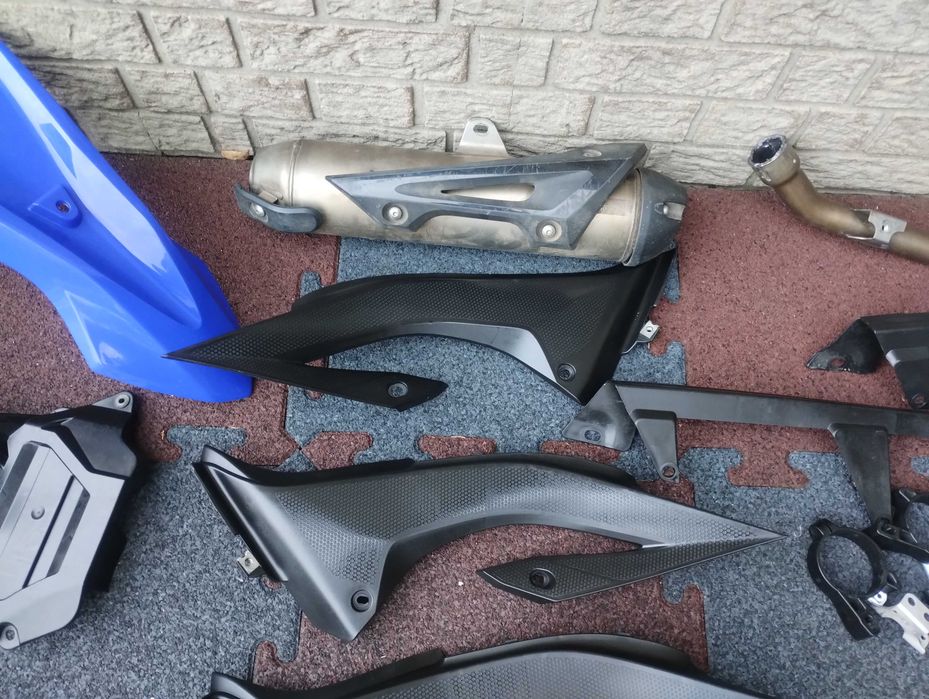 Yamaha WR 125 owiewki  tłumiki plastiki