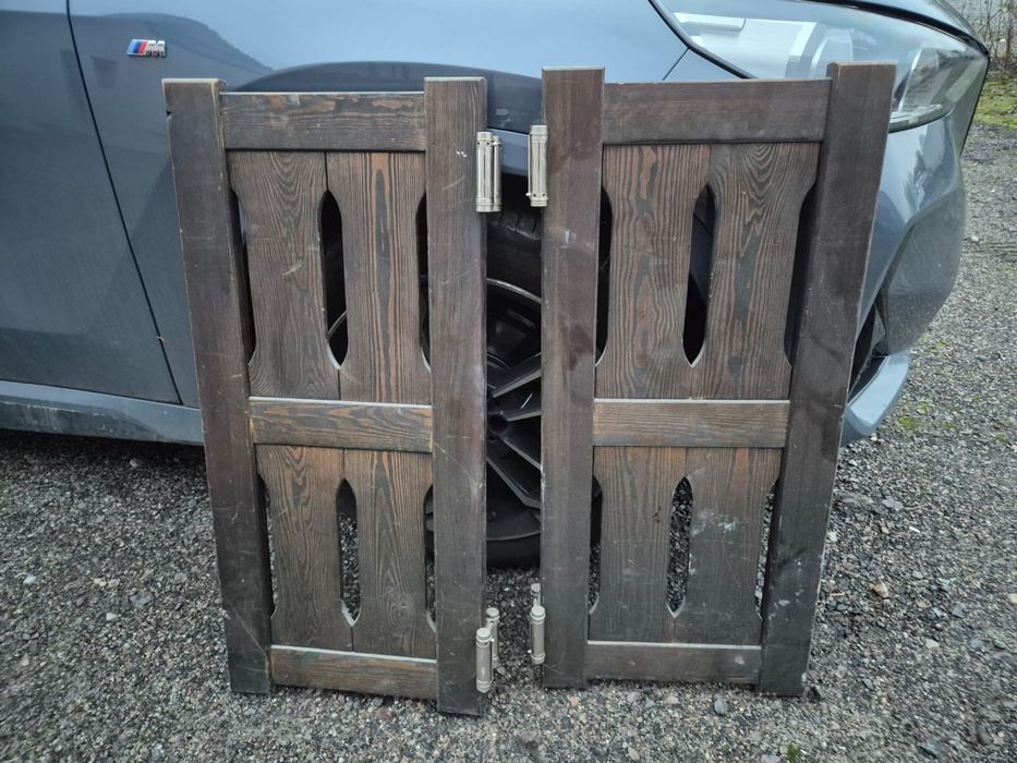 Drzwi drewniane wahadłowe uchylne obrotowe do karczmy restauracji