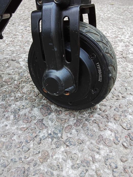 Електросамокат складаний "J MOVE".