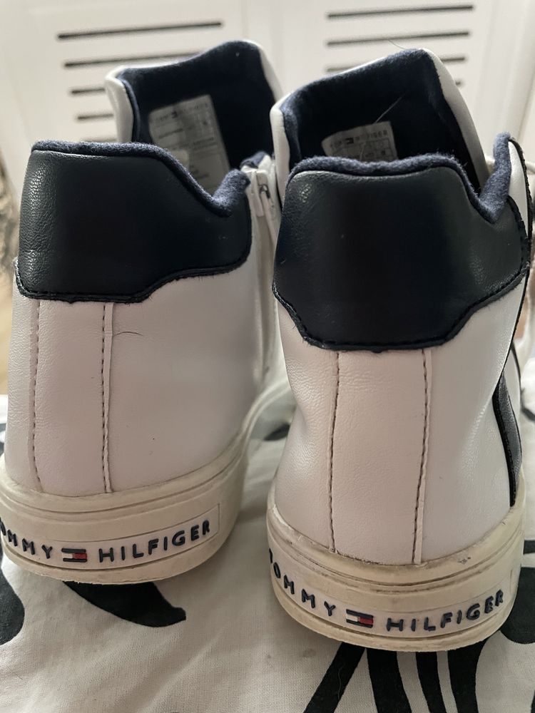 Sneakersy TOMMY HILFIGER - HIgh Top Lace-Up Sneaker White 36