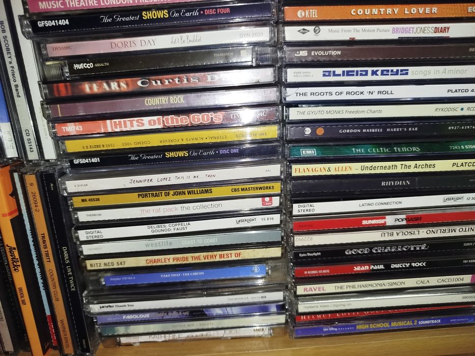 Lote CDs vários géneros
