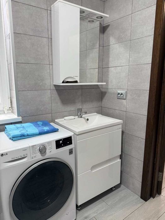 Пропонуємо новий просторий будинок у мальовничій Східниці Гори Карпати