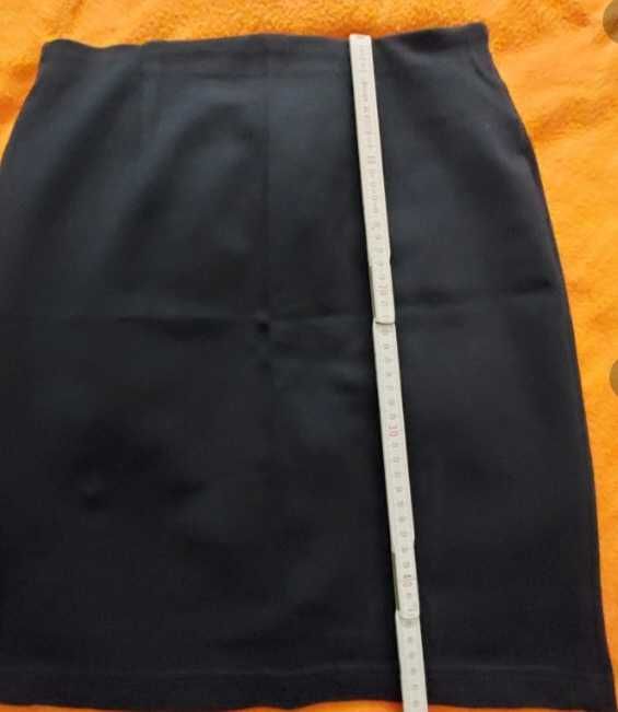 Spódnica czarna cieplejsza rozmiar 42
