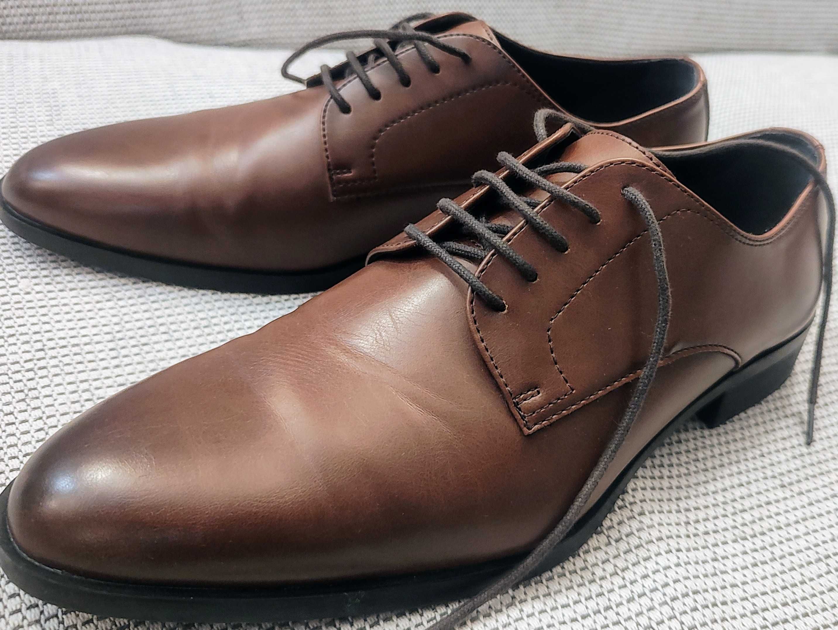 Skórzane buty Zara, rozmiar 43 – stan idealny!