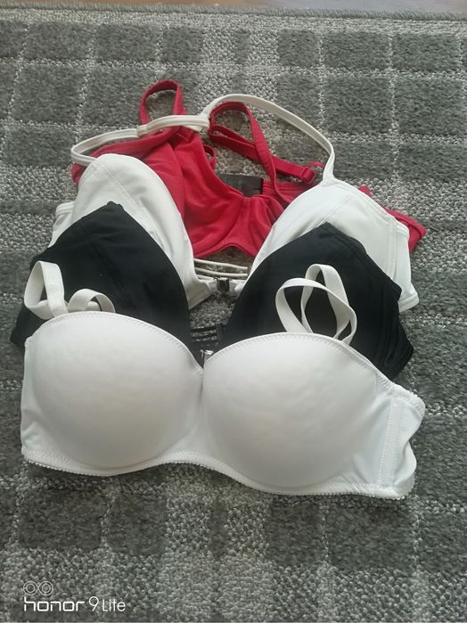 4 sztuki biustonoszy