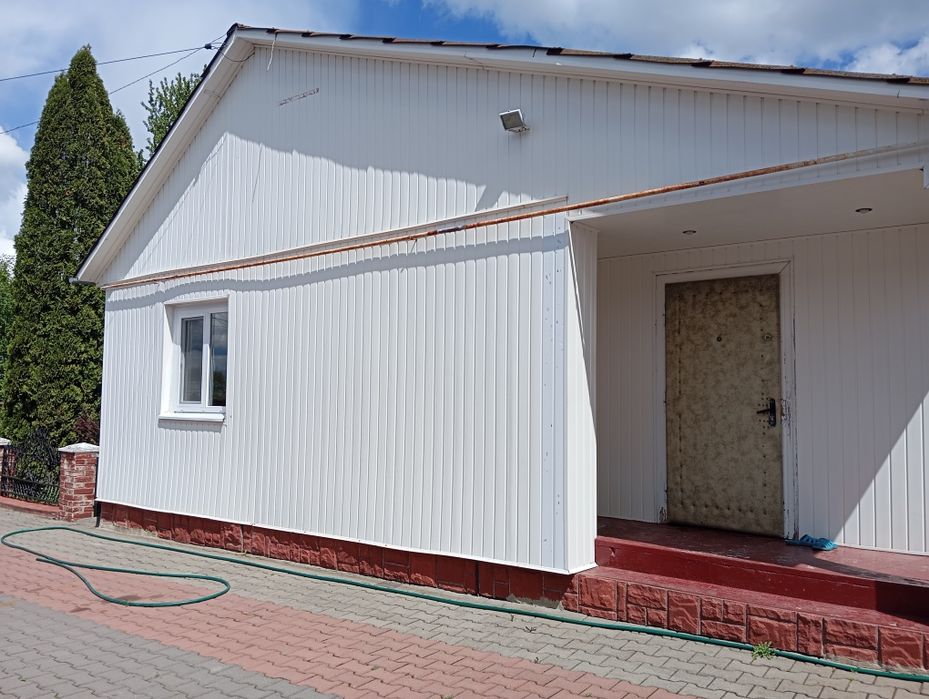 Продам будинок 3 гаражами,в 12 км.від м.Горохів!Або обмін!