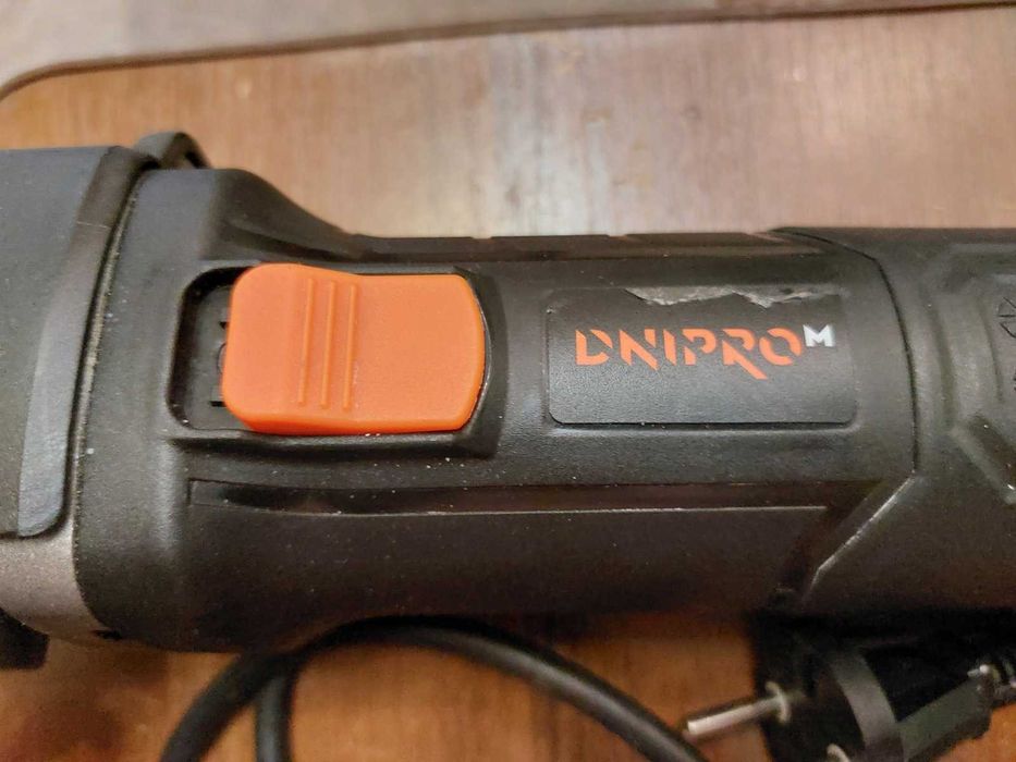 Полірувальна машина Dnipro-M PM-125CS