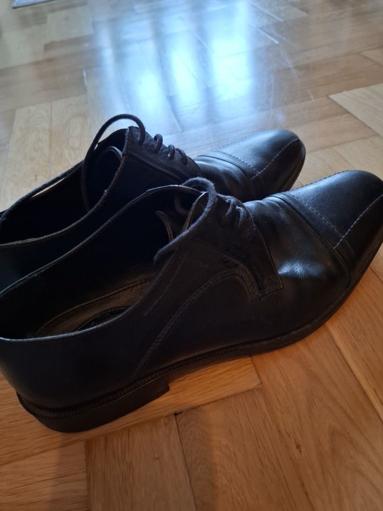 Buty eleganckie czarne Lasocki