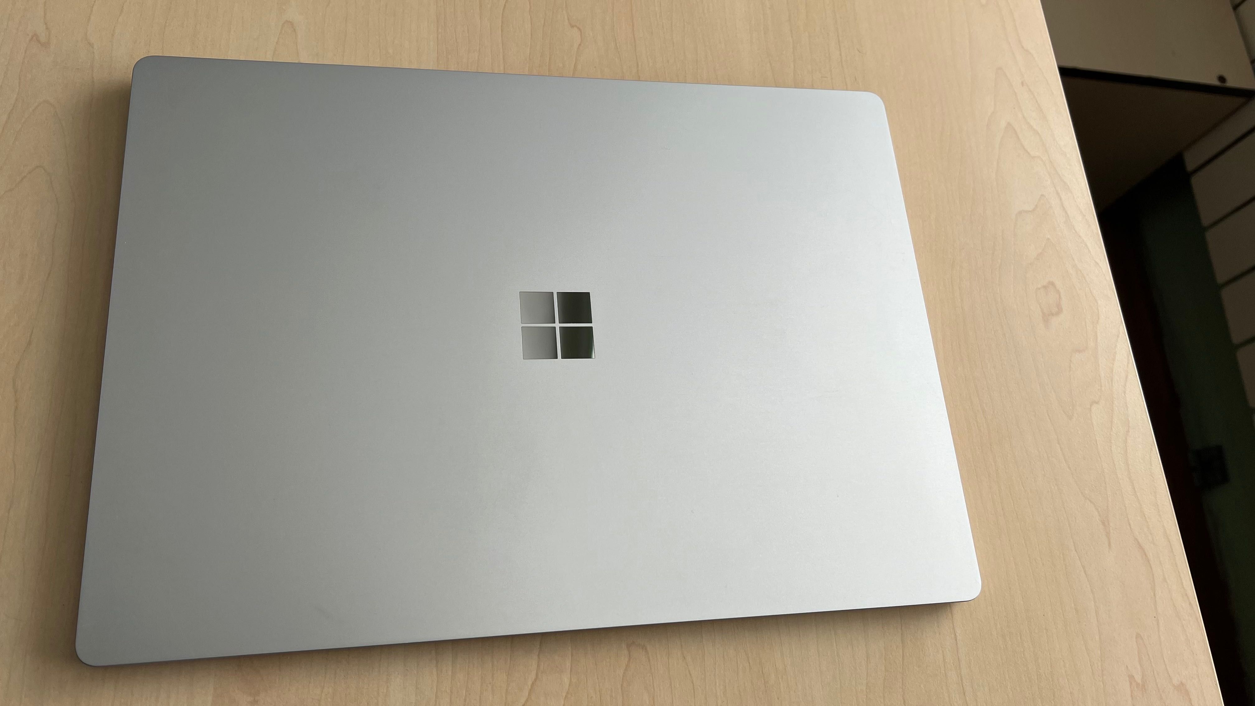 Продам Microsoft Surface Laptop 3 15" i5 16gb 256gb 4%