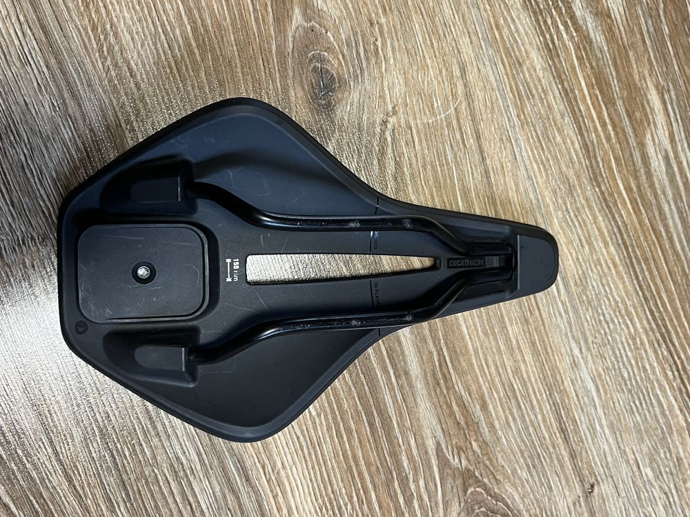 siodełko rowerowe Btwin szosowe/MTB light 155mm