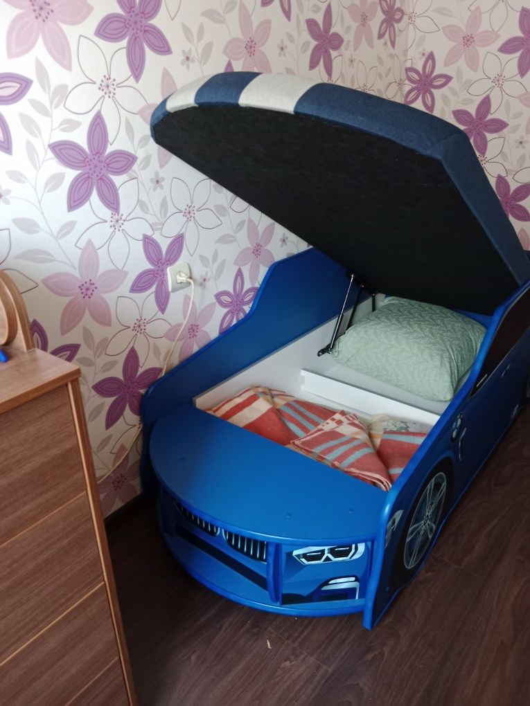 Продам дитяче ліжко автомобіль