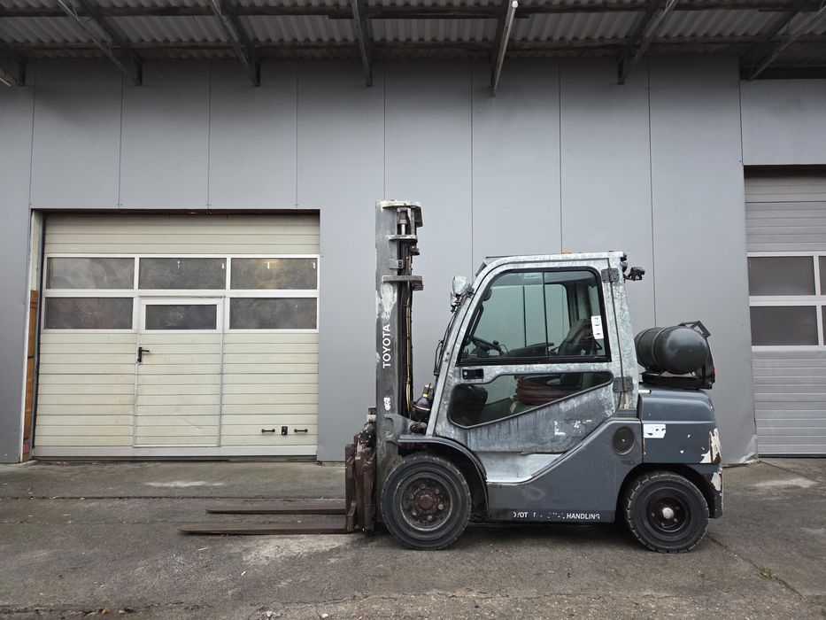 Wózek widłowy Toyota 8FGF30, 2020 Rok, Obrotnica, Waga, Kabina