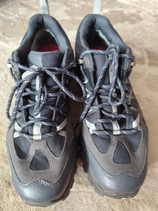 Трекінгові кросівки The North Face Gore-Tex.
Стан