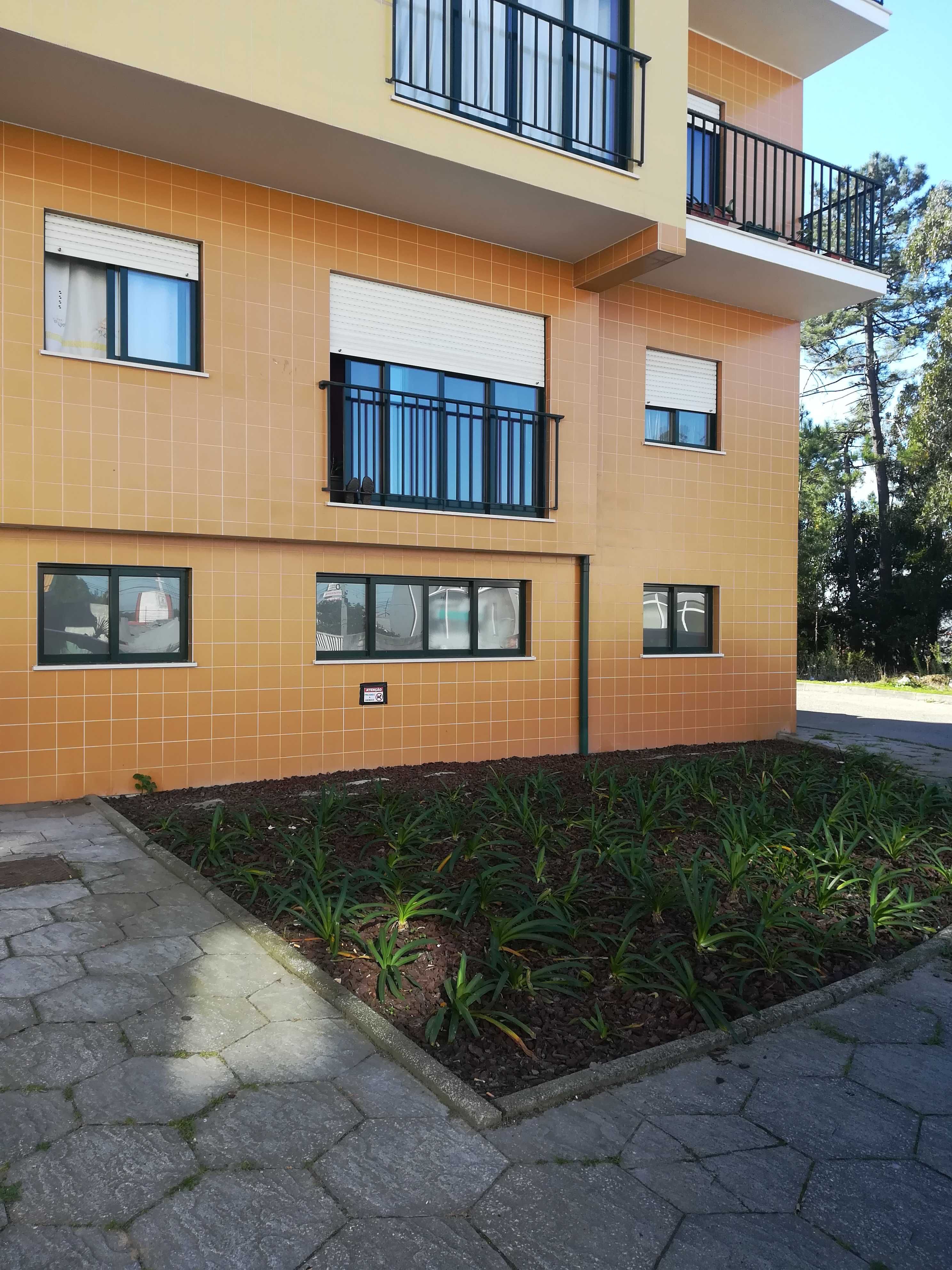 Arrendo T2 com garagem fechada Esgueira