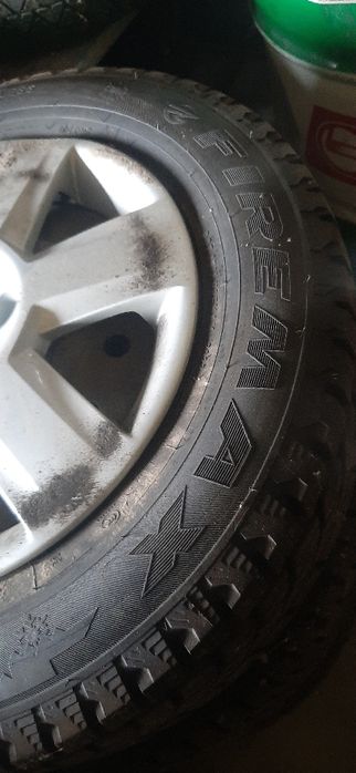 Kola z oponami zimowymi nissa qashqai 215 /65/16