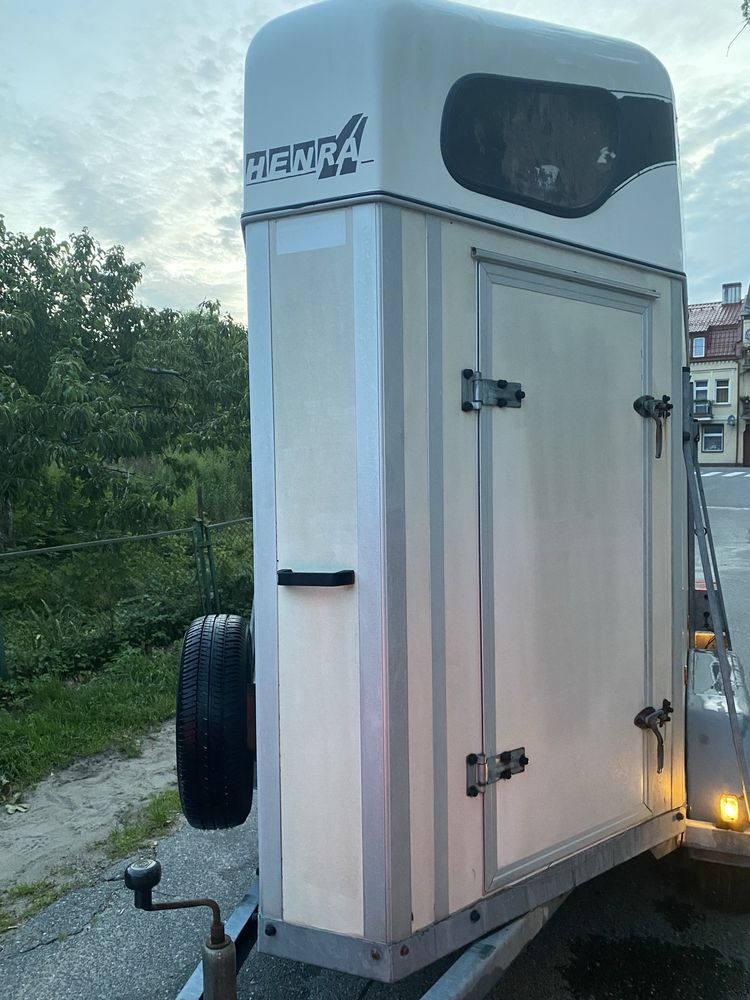 Przyczepa do przewozu koni Henra DMC 1080Kg