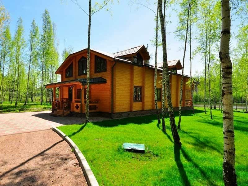 Оренда котеджу на березі озера подобово