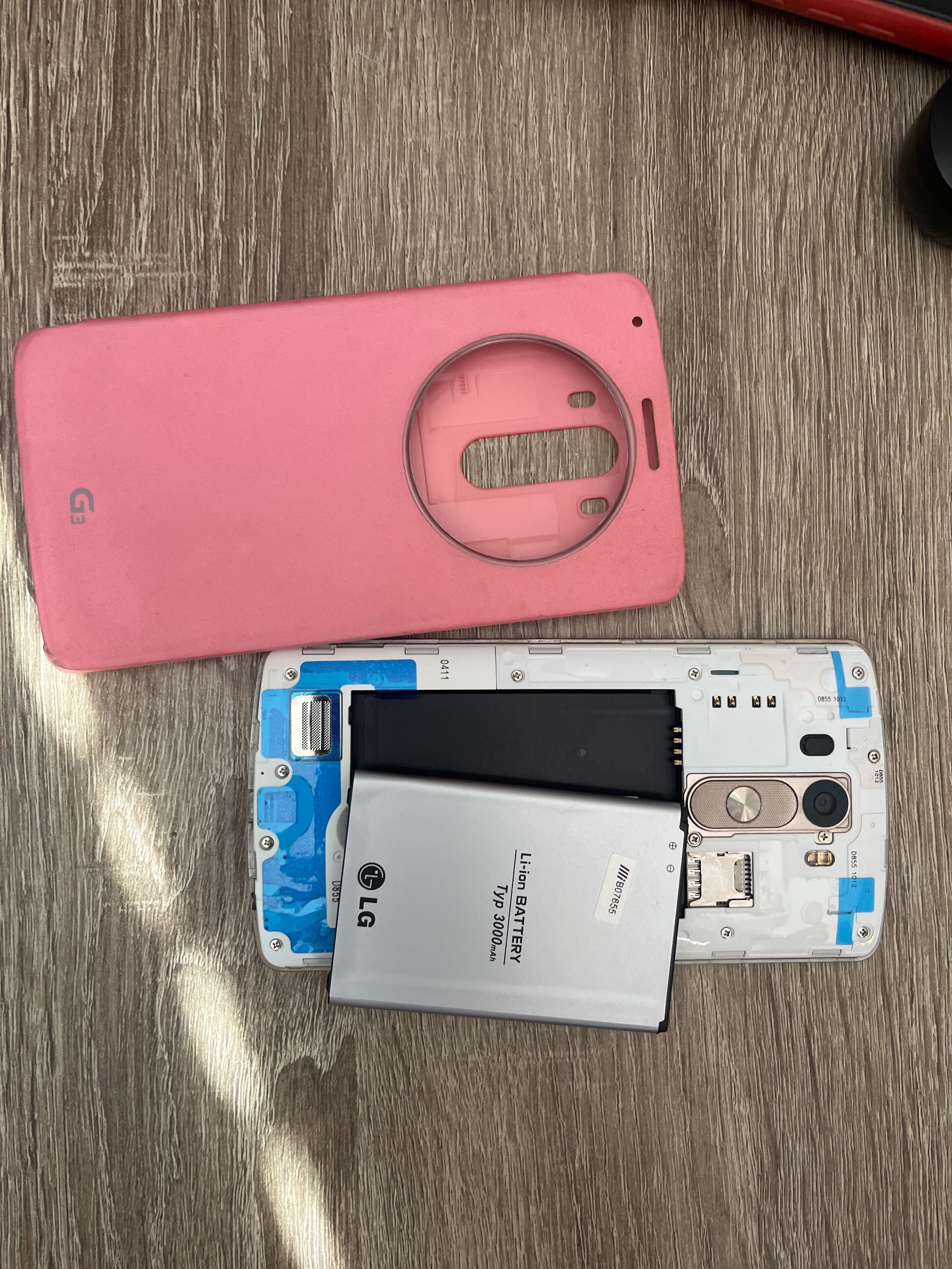 Телефон Lg-d855 цілий екран, робоча батарея, не вмикається