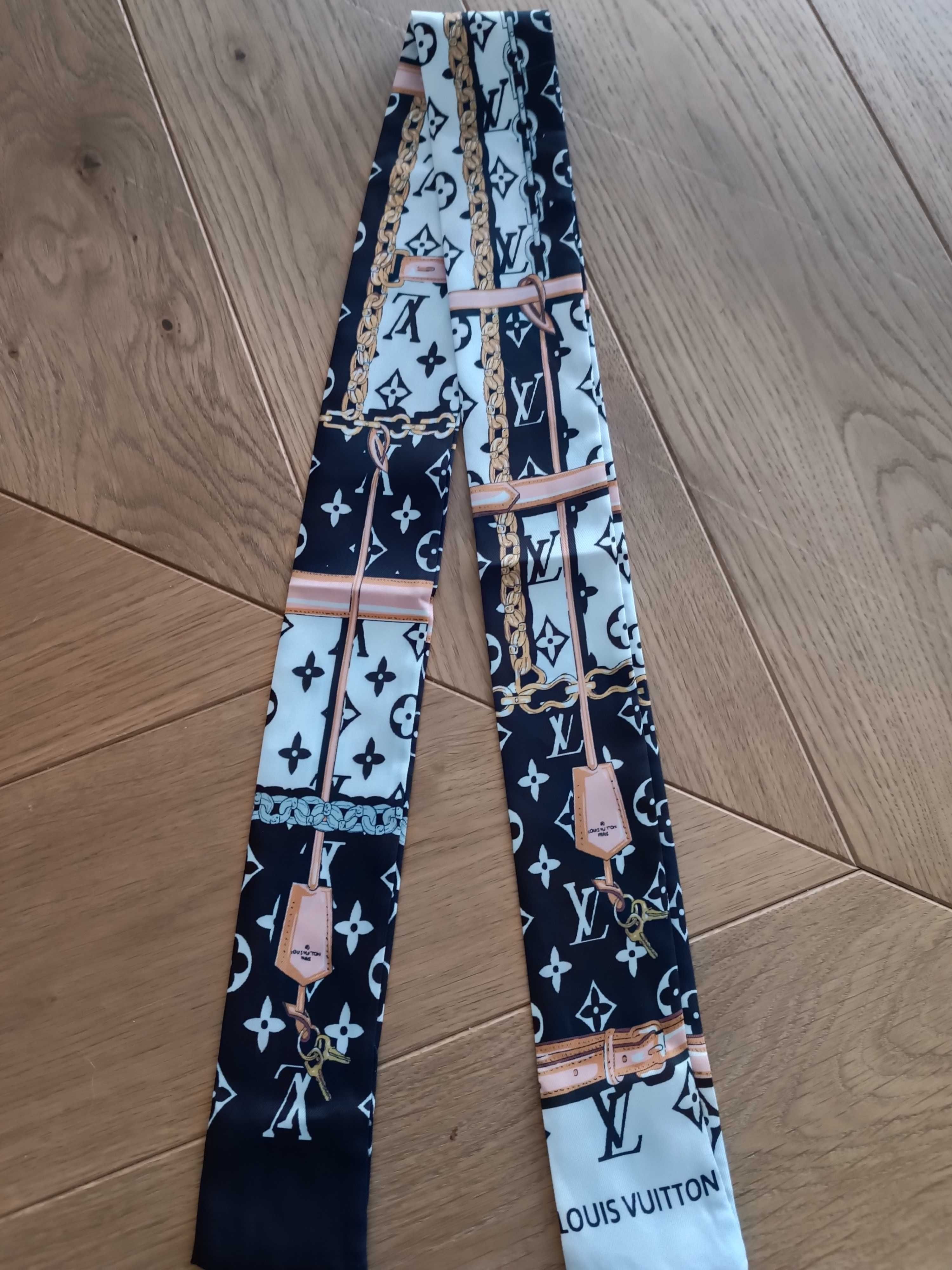 Apaszka Louis Vuitton nowa piękna na szyję i do torebki