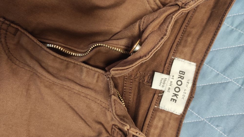 Трендові джинси кльош шоколад