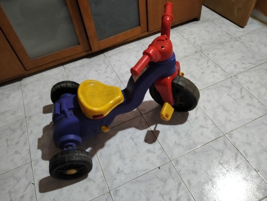 Triciclo Fisher Price