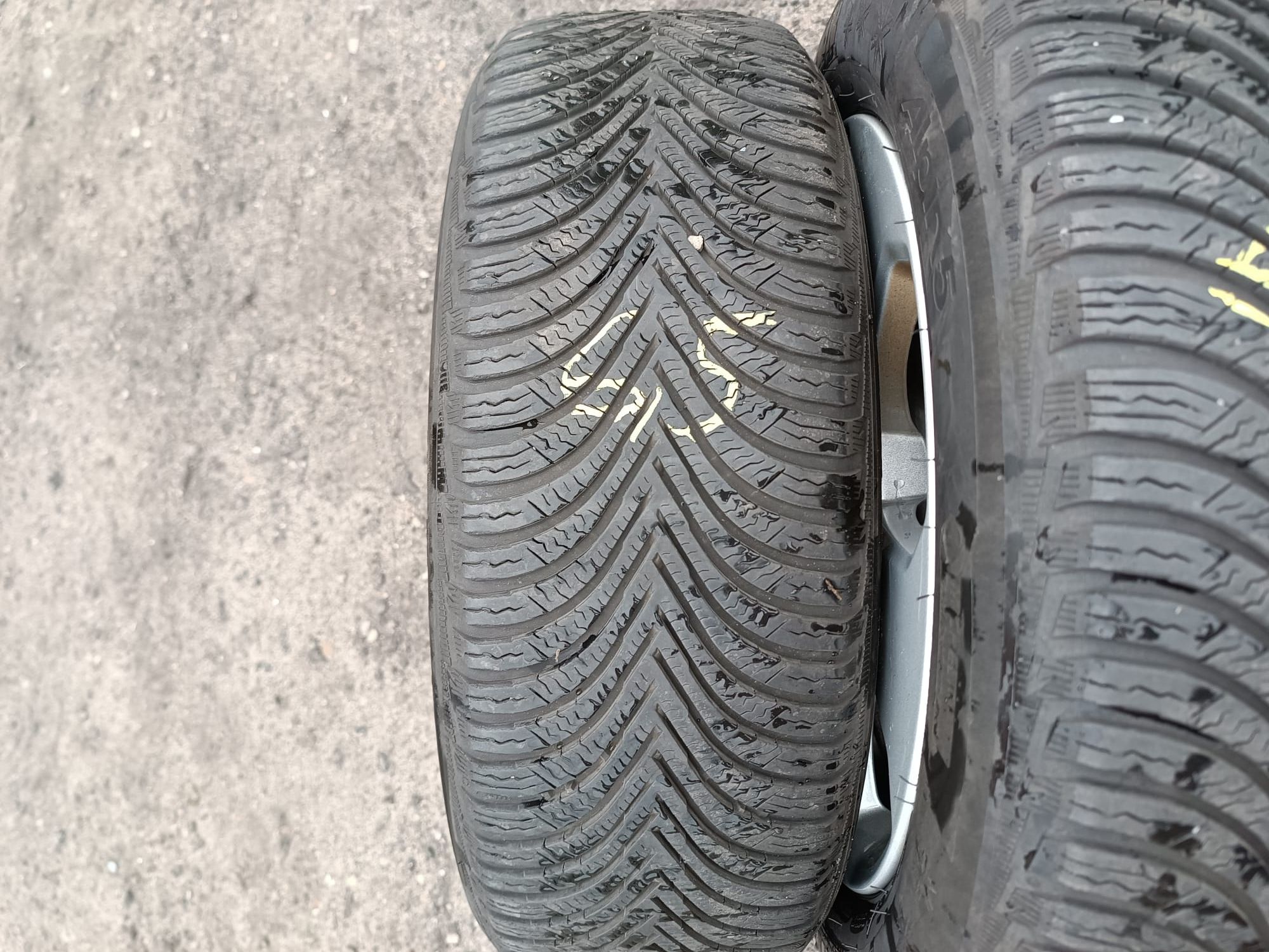 Opony zimowe 215/60/17 XL Michelin Alpin 5 bieżnik 7,5mm-6,5mm 2017rok