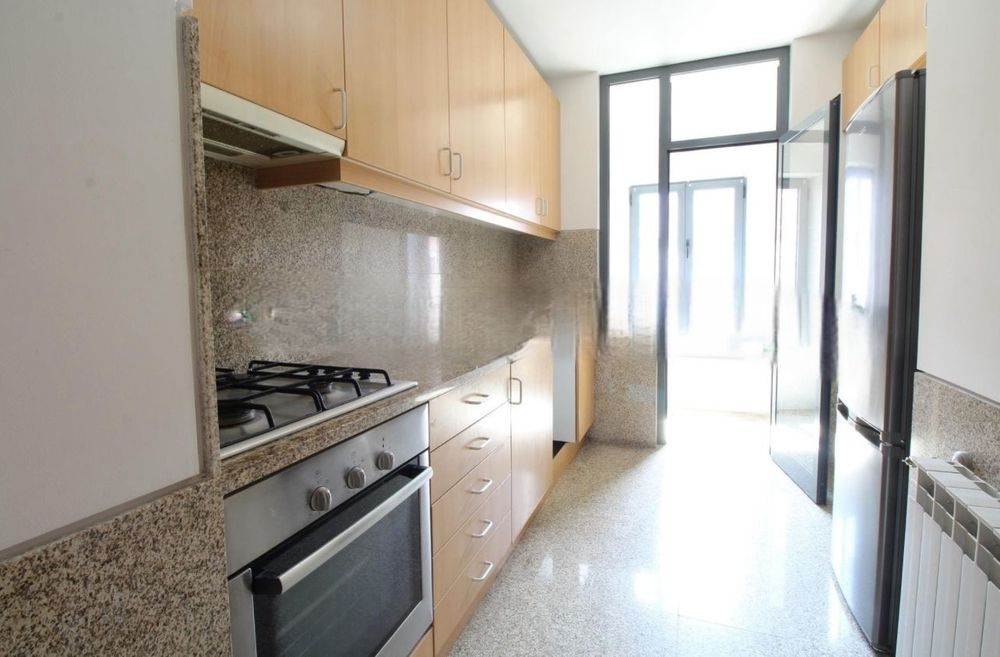 Arrendamento , T2 com garagem,Quinta da Seara .