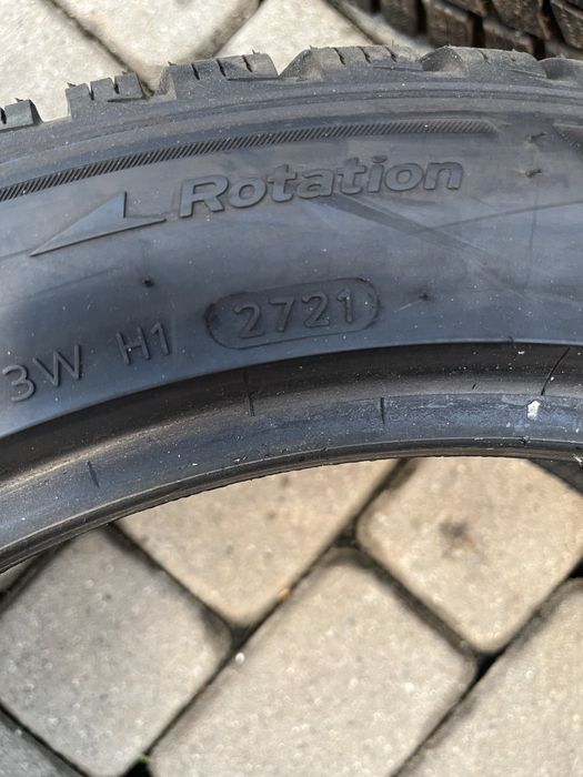 Opony zimowe 235/45/18 Hankook I’cept evo3 z 2021 roku