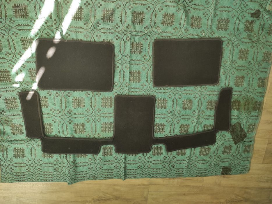 Обшивка крышки багажника Рено Сценик 2