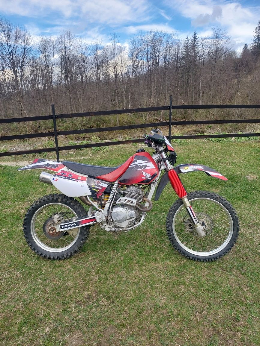 Продам Honda xr 250r
Мотоцикл в хорошому стані, повністю обслужен.
Цін