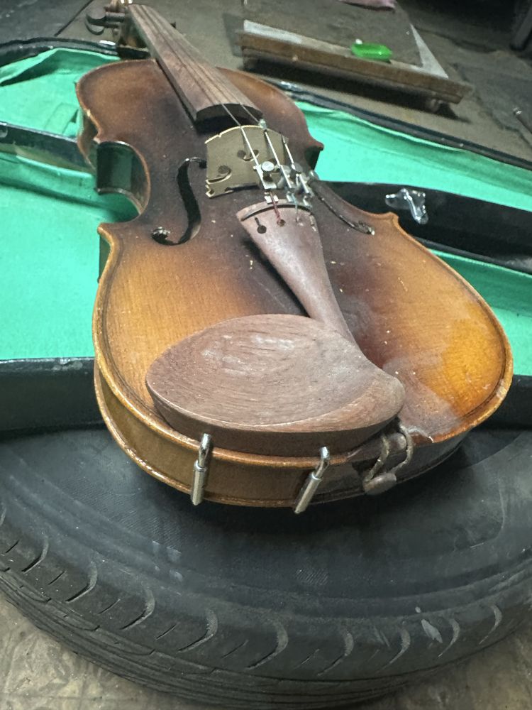 Скрипка Lark , Shanghai, China