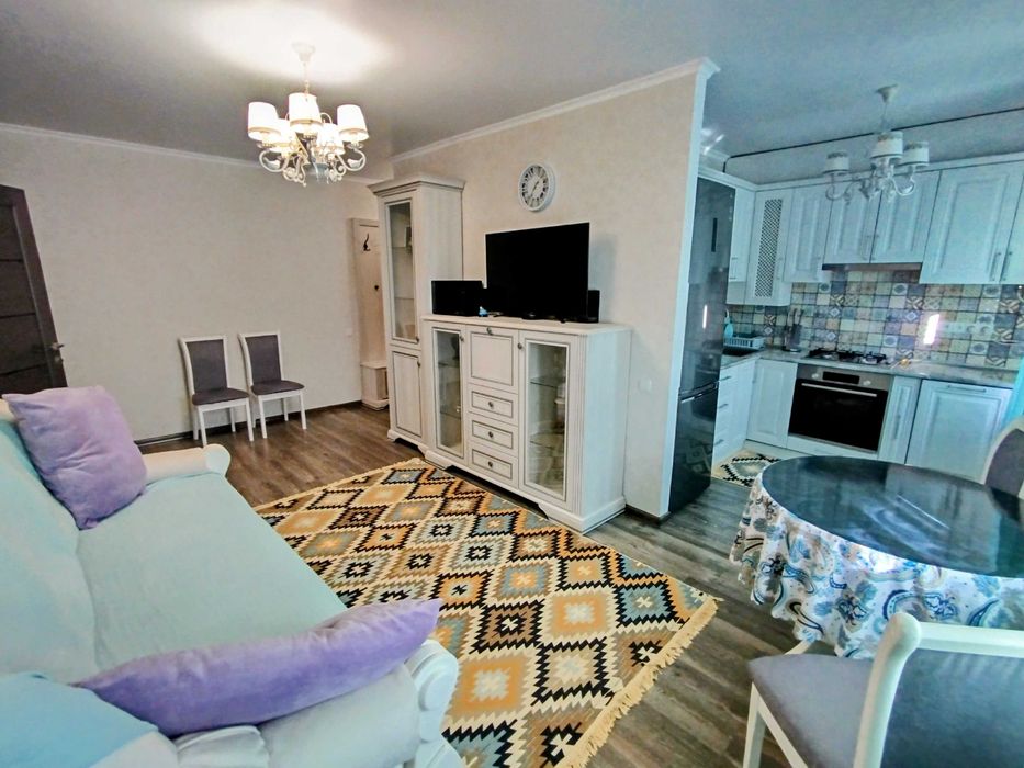 Продається 2-кімнатна квартира  по вул. Вірменська