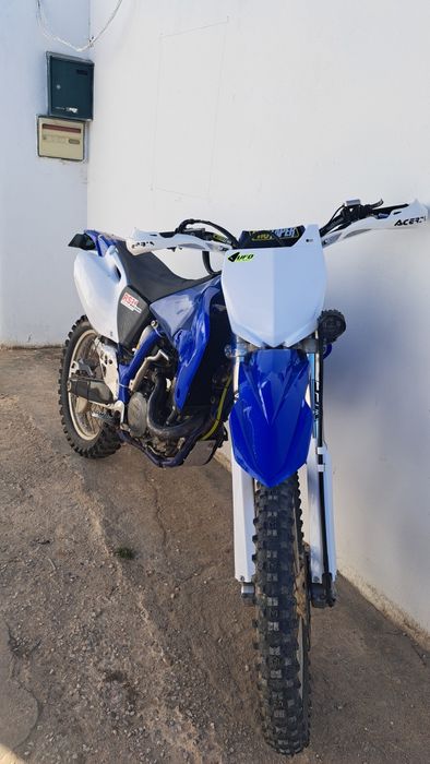 Yamaha YZF 400 Matriculada