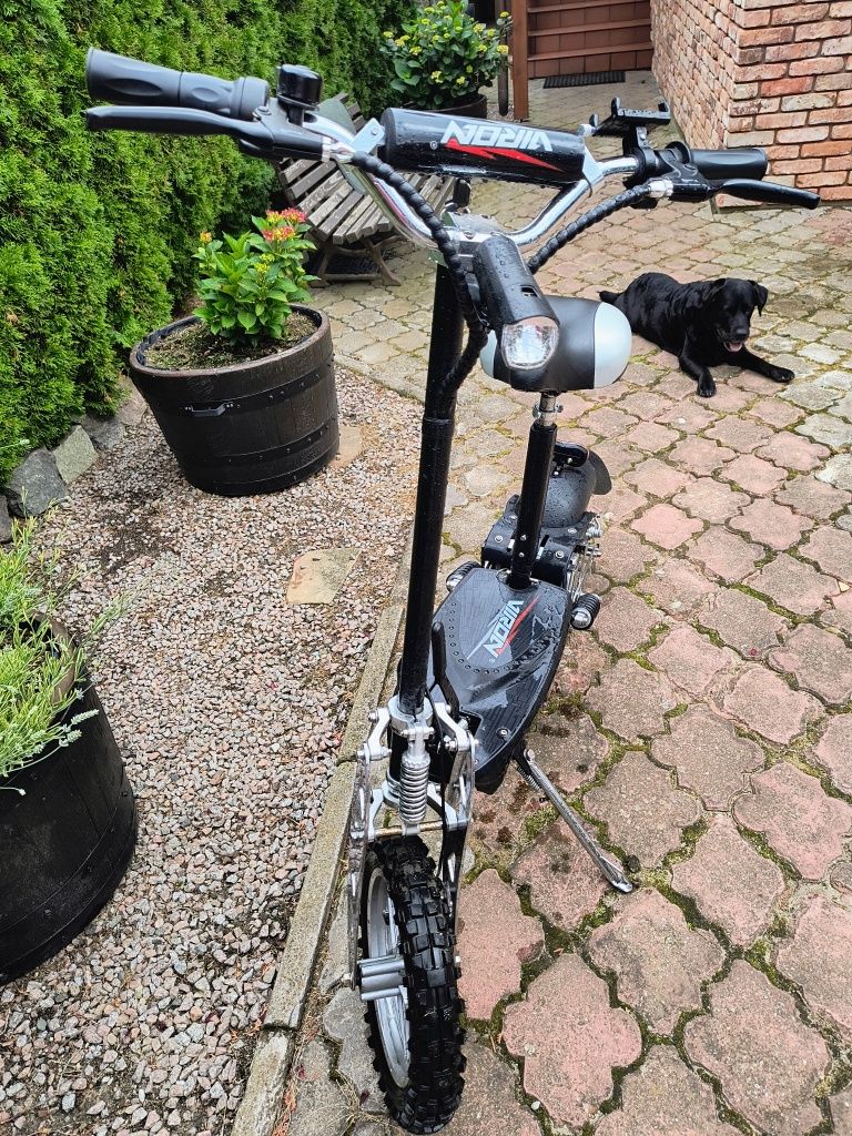 Skuter elektryczny . Hulajnoga