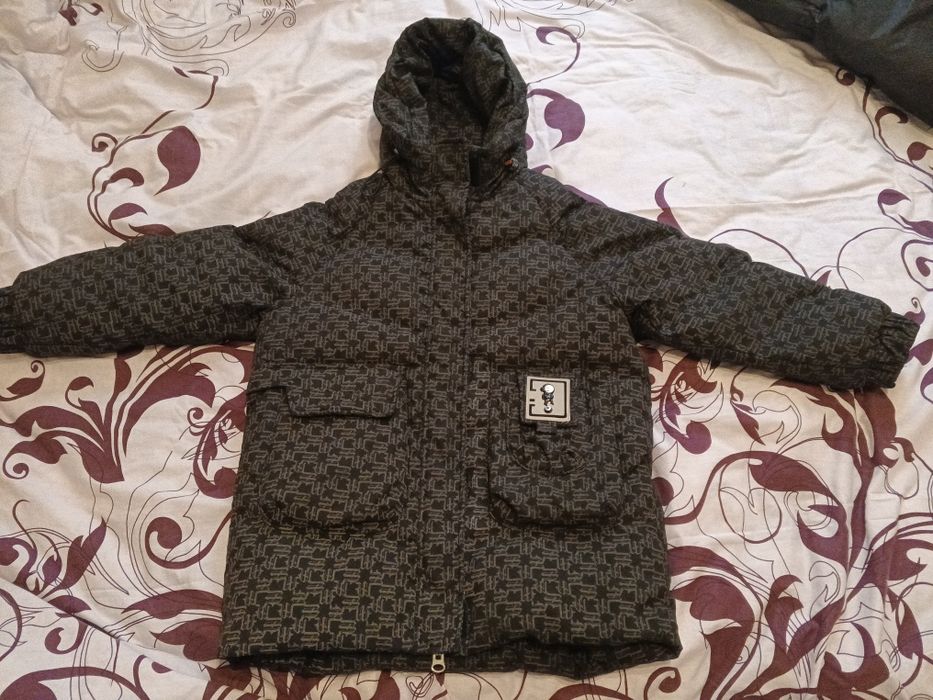 Зимова куртка на дівчинку,світло відображення,на зріст 140